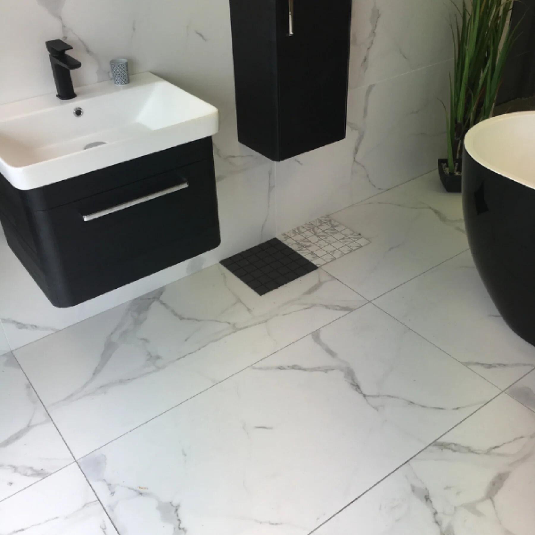 An image of Alsacia Carrara Marble-Effect Porcelain Tiles