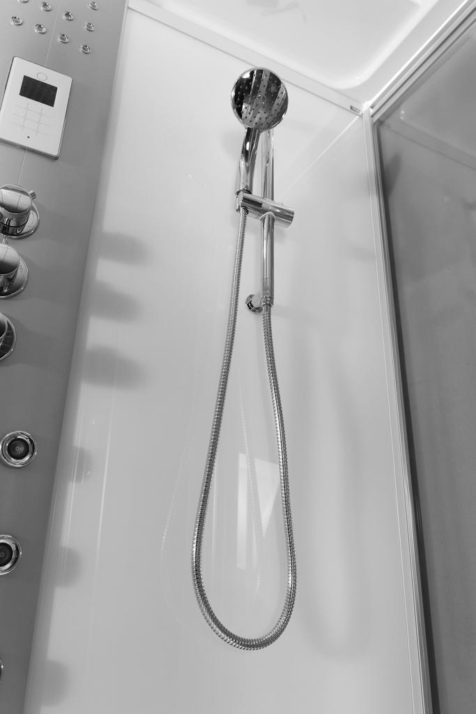 Top Tips to Keeping Your Bathroom Clean and Organised