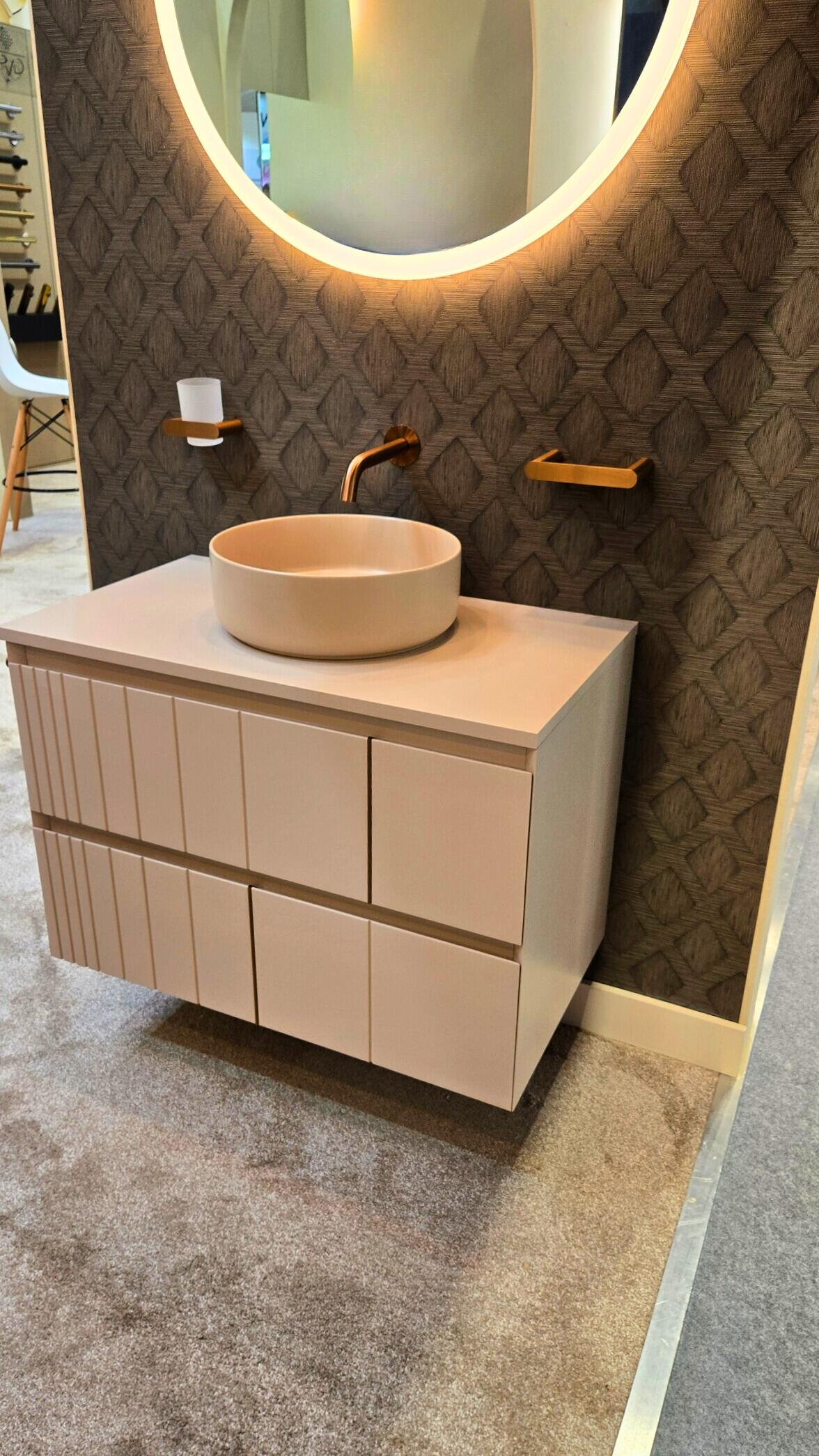 Wall-hung vanity unit and mirror cabinet for clutter-free storage