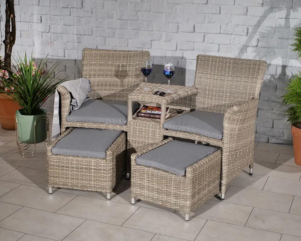 An image of Royal Craft Wentworth Fixed Companion Set Garden Furniture