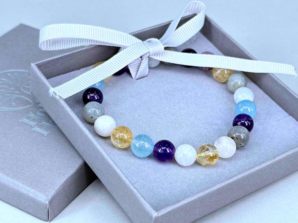 Zodiac pisces crystal Bracelet in a box with citrine, labradorite, moonstone, amethyst and aquamarine