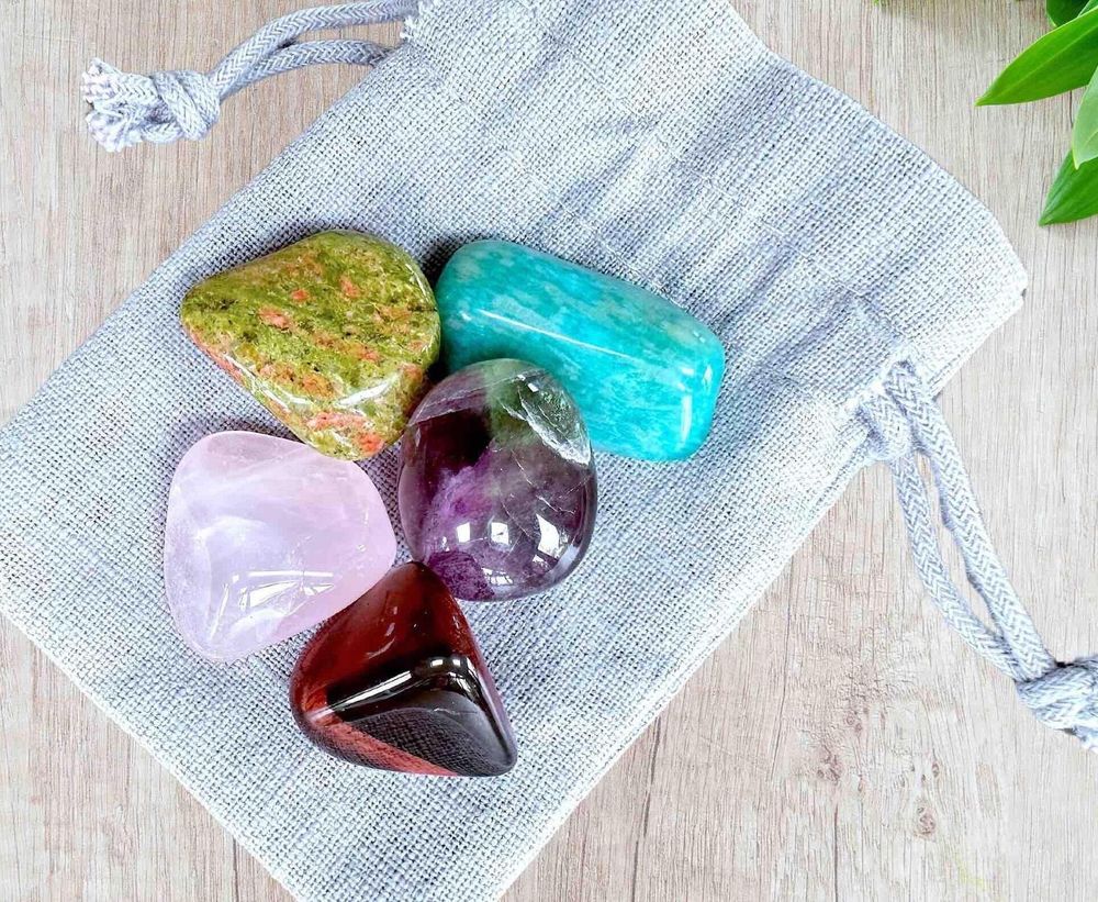 Best friends BFF Crystals Set with Five Tumbled Stones and cotton gift bag
