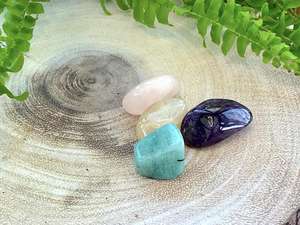 New Mums & Mothers Crystal set with four crystals rose quartz, amazonite, amethyst and moonstone