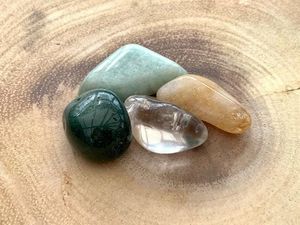 Law of attraction, manifesting abundance healings crystal set, attract money & prosperity crystals, The Holistic Hamper, online crystal shop UK