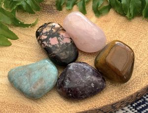 Mental Health, Depression, Emotional Trauma and Mood Lifting Crystal Healing Set, The Holistic Hamper, online crystal set UK