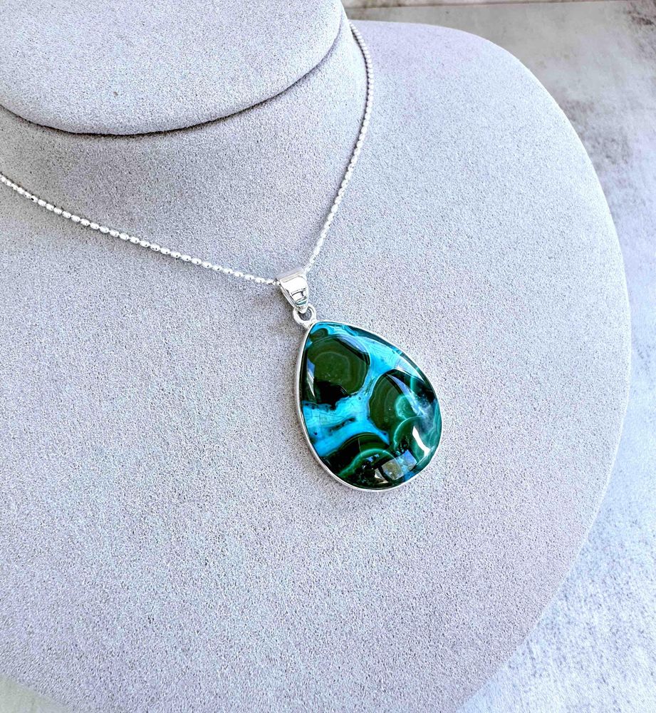 teardrop shape sterling silver crystal teardrop mallacolla pendant on a chain