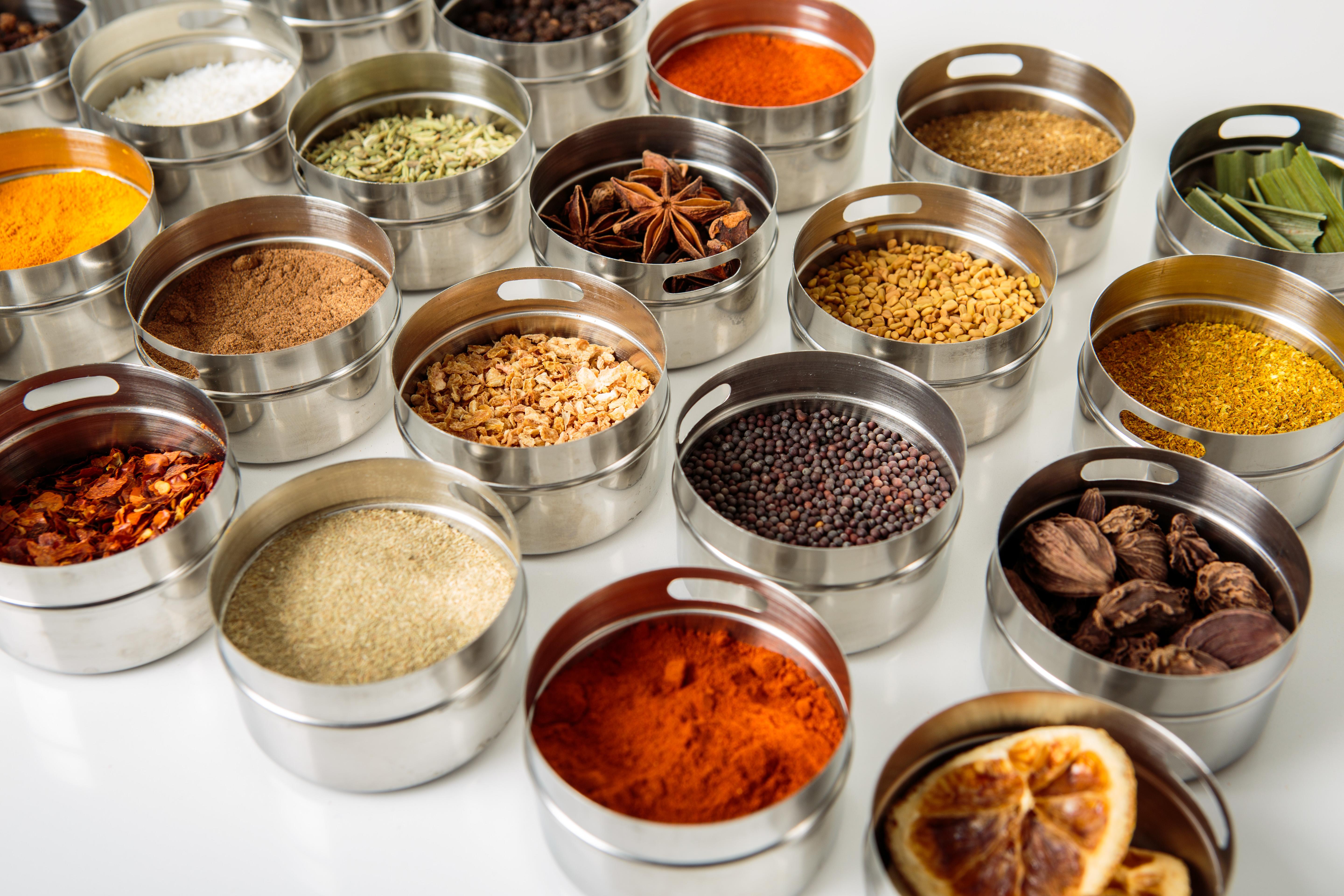 Spices in individual tins