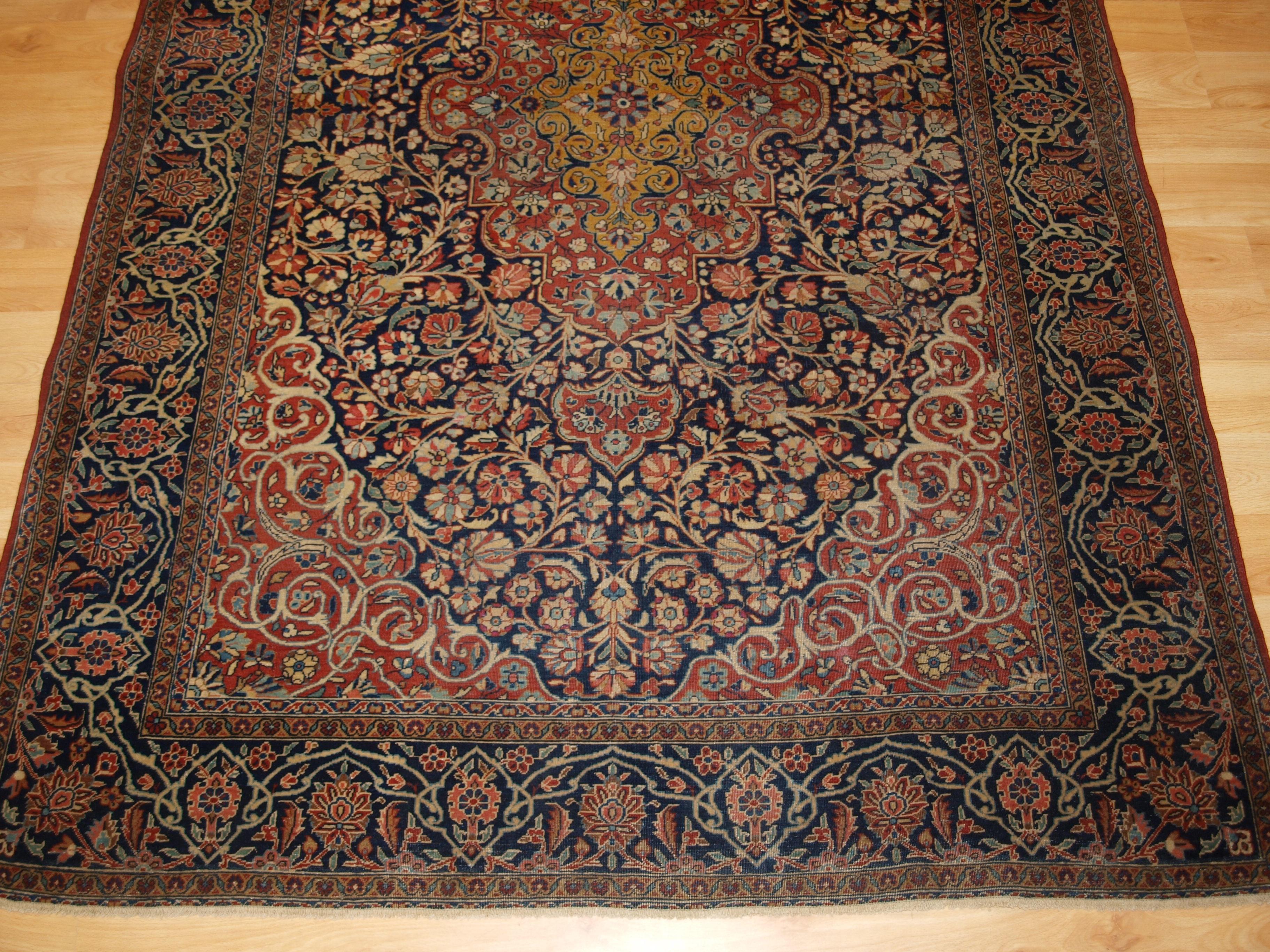 Antique Persian Kashan Rug Of Traditional Design