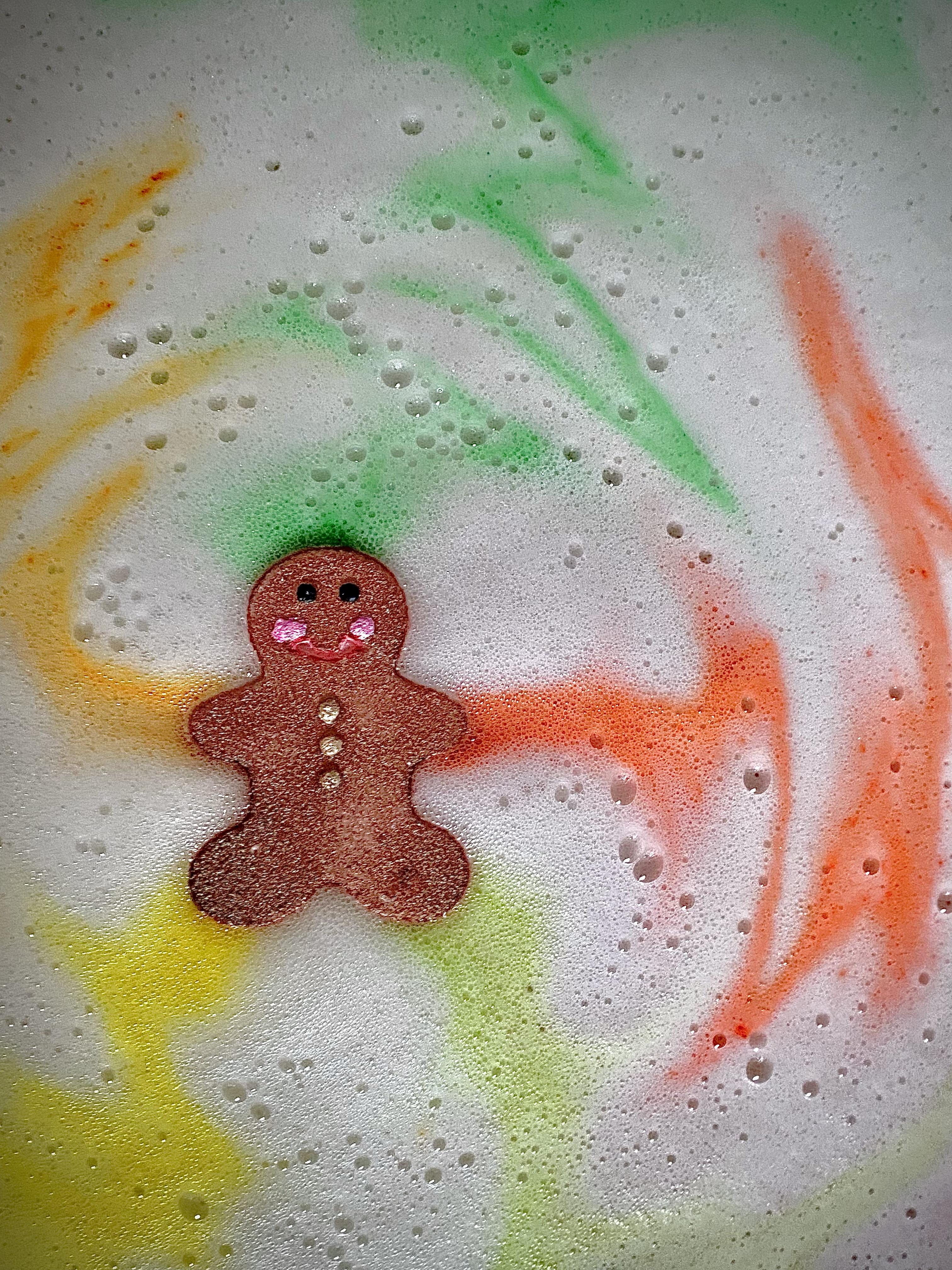 Gingerbread man bath bomb 3