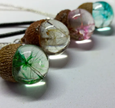 These Glass Acorn Pendants Made With Real Acorn Caps Are The Perfect Autumn  Accessory | Bored Panda