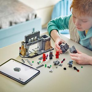 View 4 LEGO Star Wars The Mandalorian Paz Vizsla and Moff Gideon Battle Building Set L75386