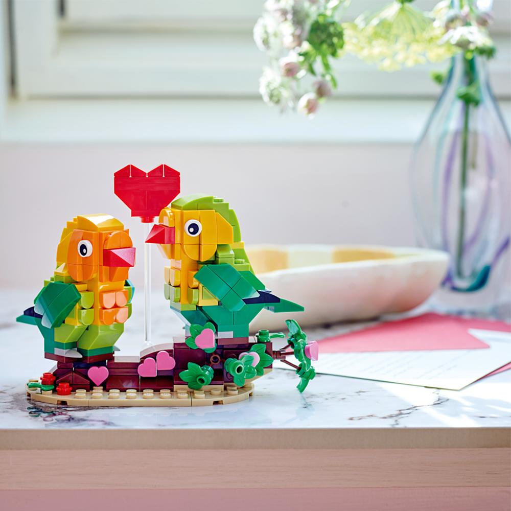 View 4 LEGO Valentine Lovebirds Construction Set Toy Gift 40522 for Ages 8+ 40522
