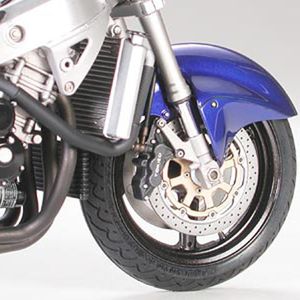 View 4 Tamiya Suzuki GSX1300R Hayabusa Motorcycle Model Kit (Scale 1:12) 14090