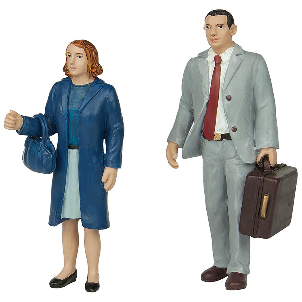 Scenecraft Standing Man & Woman Figures 16mm Narrow Gauge