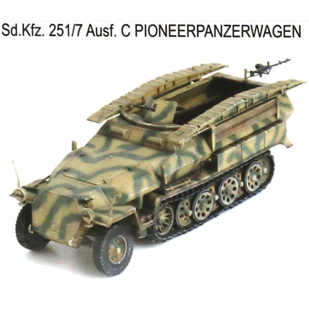 Dragon Sd.kfz 251 Ausf.c Half Track 3 in 1 Model Kit 1:35