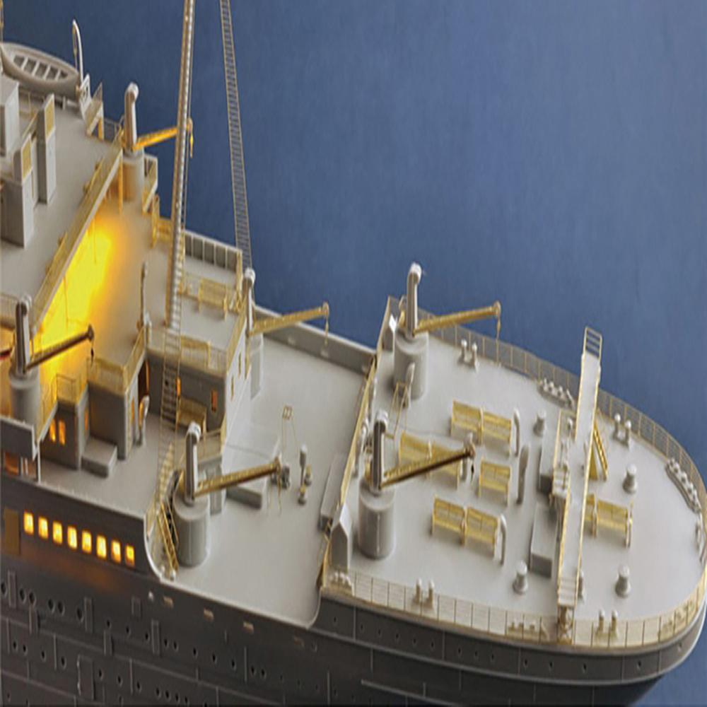 View 3 Trumpeter RMS Titanic Queen of the Ocean USB LED Light Set Model Kit Scale 1:200 PKTM03719
