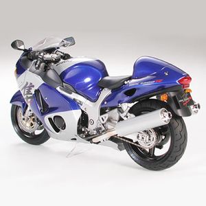 View 3 Tamiya Suzuki GSX1300R Hayabusa Motorcycle Model Kit (Scale 1:12) 14090