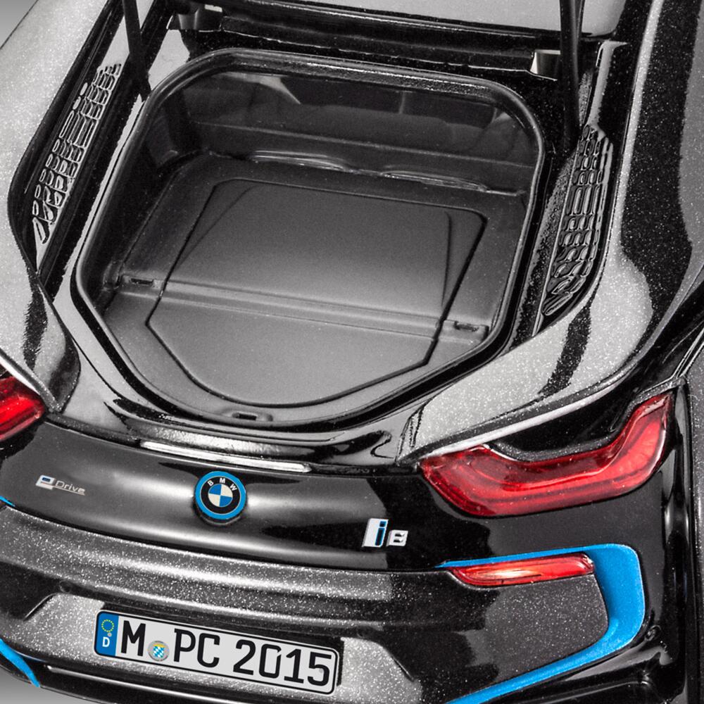 Revell BMW i8 Plastic Model Kit 07008 Scale 1/24