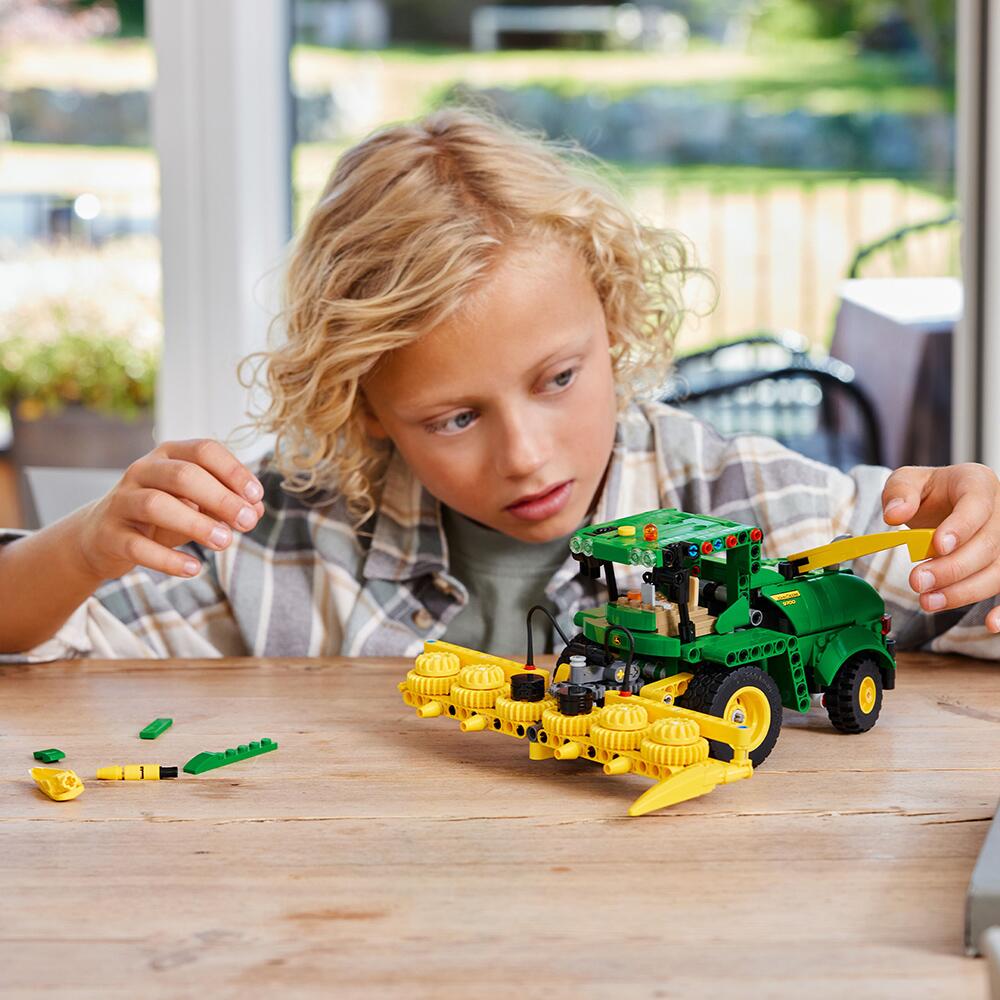 LEGO Technic John Deere 9700 Forage Harvester Set