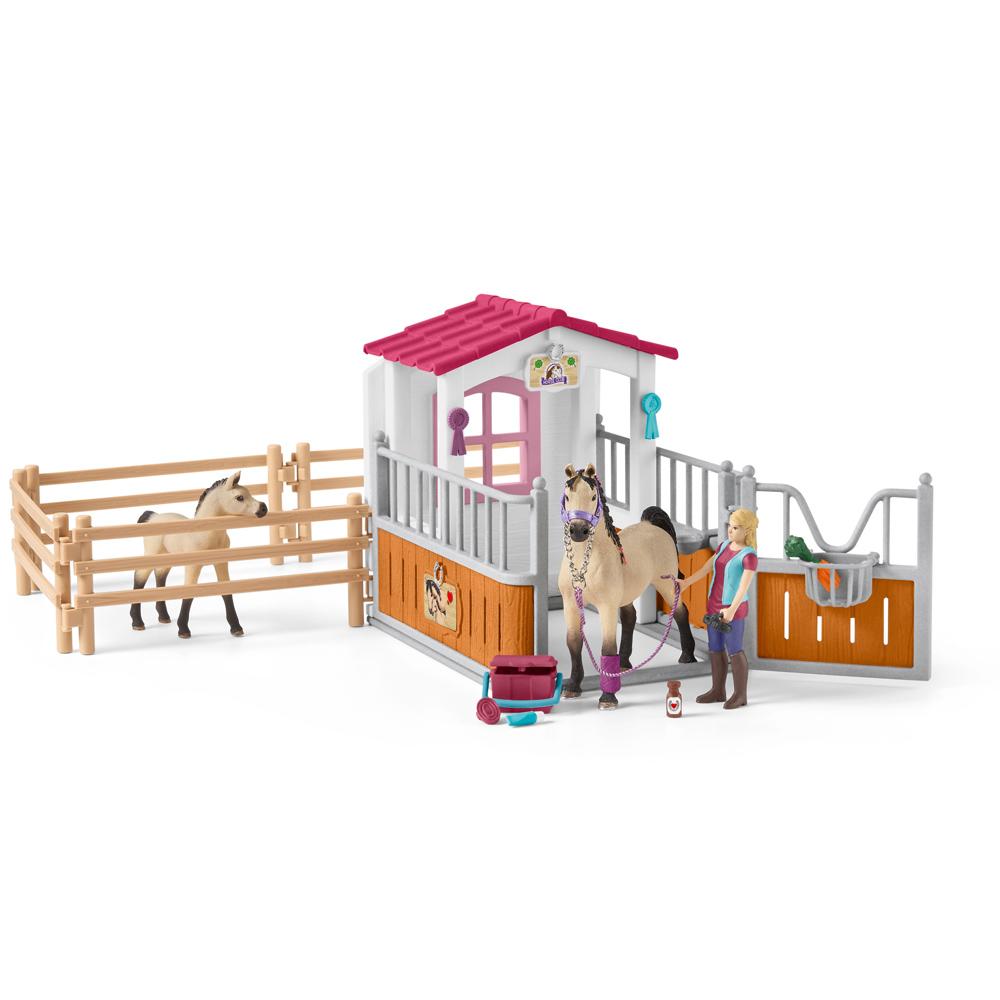  Foto zu Schleich Horse Club Horse Stall with Arab Horses & Groom 