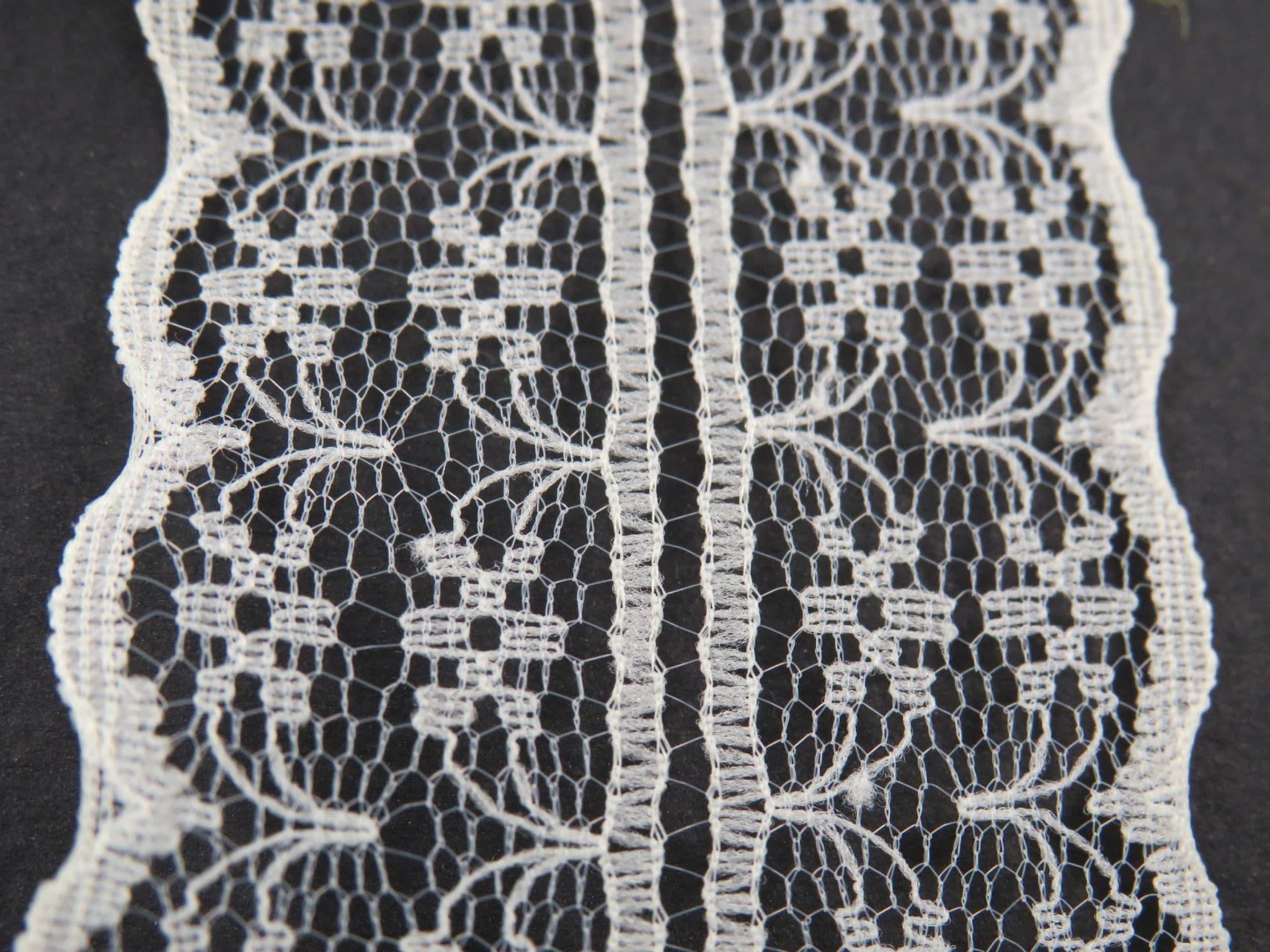 Vintage style lace sale ribbon