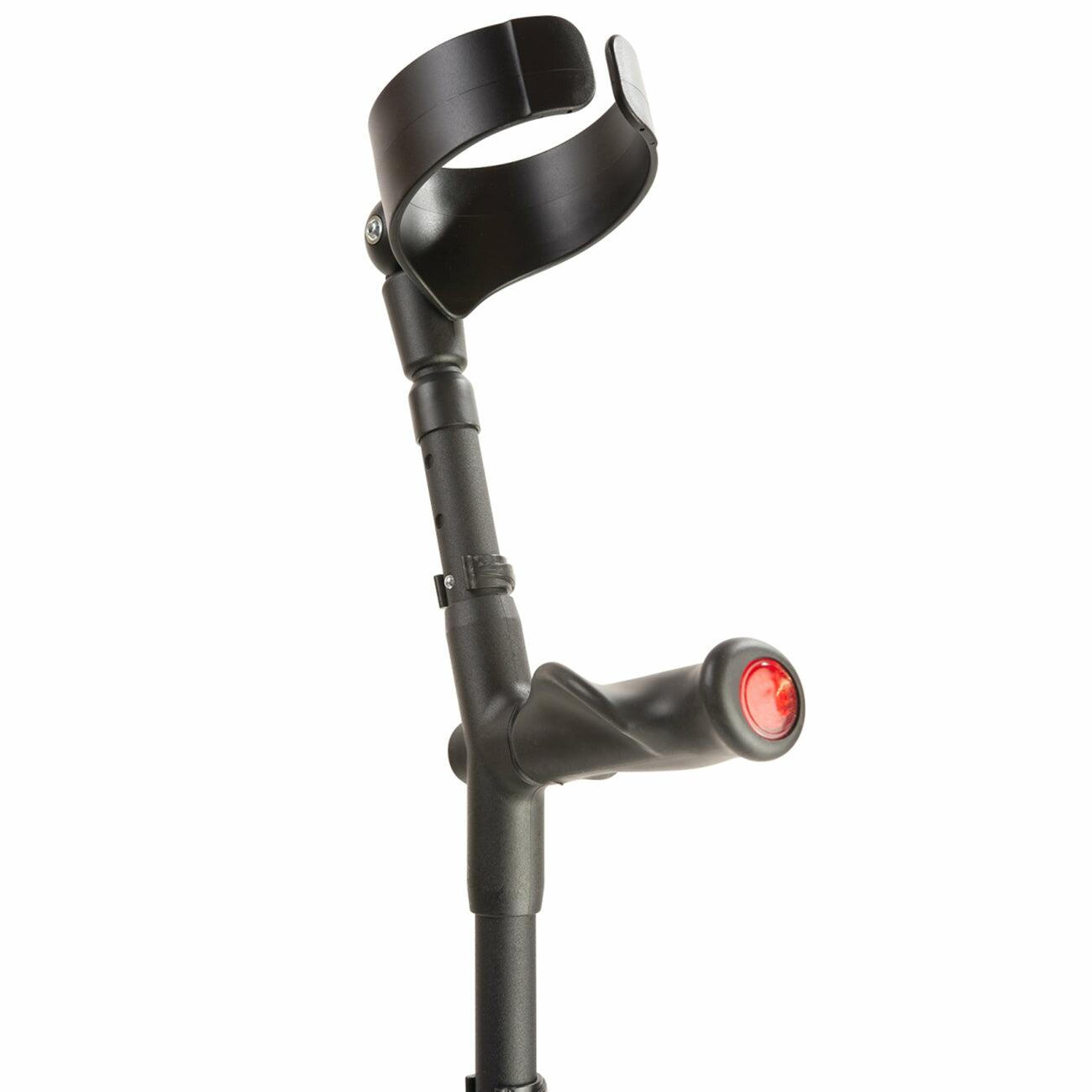 Comfort grip handle and closed cuff of the Flexyfoot Comfort Grip Double Adjustable Crutch