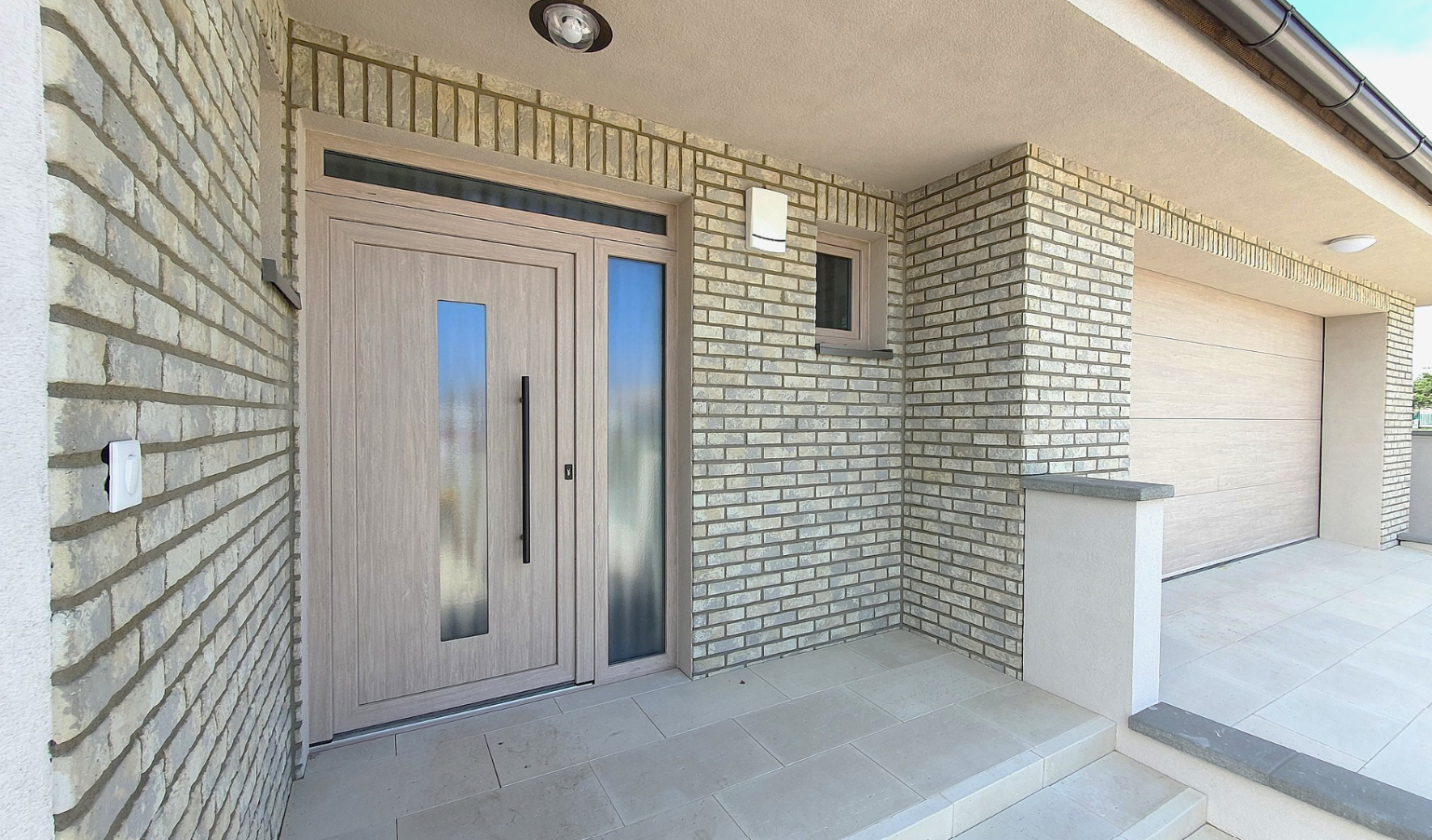 Cambridge 1 Studio Brick Slips | Modern Brick Cladding UK