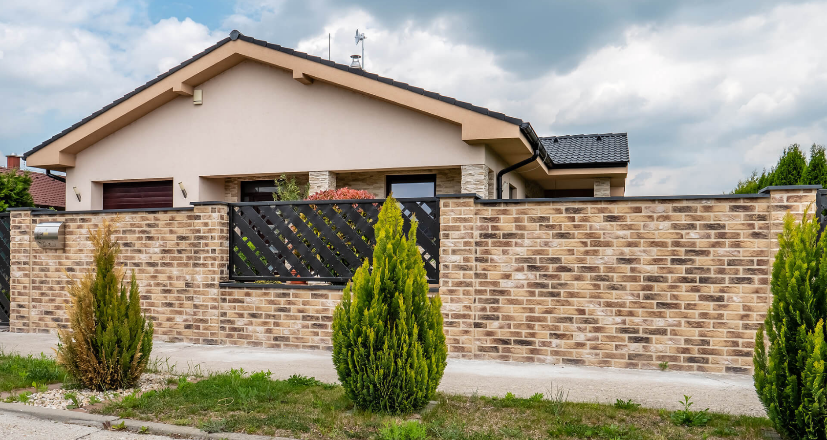 Buff Brick, Dark Sand Brick Slips – Authentic Brick Cladding Tiles Sample