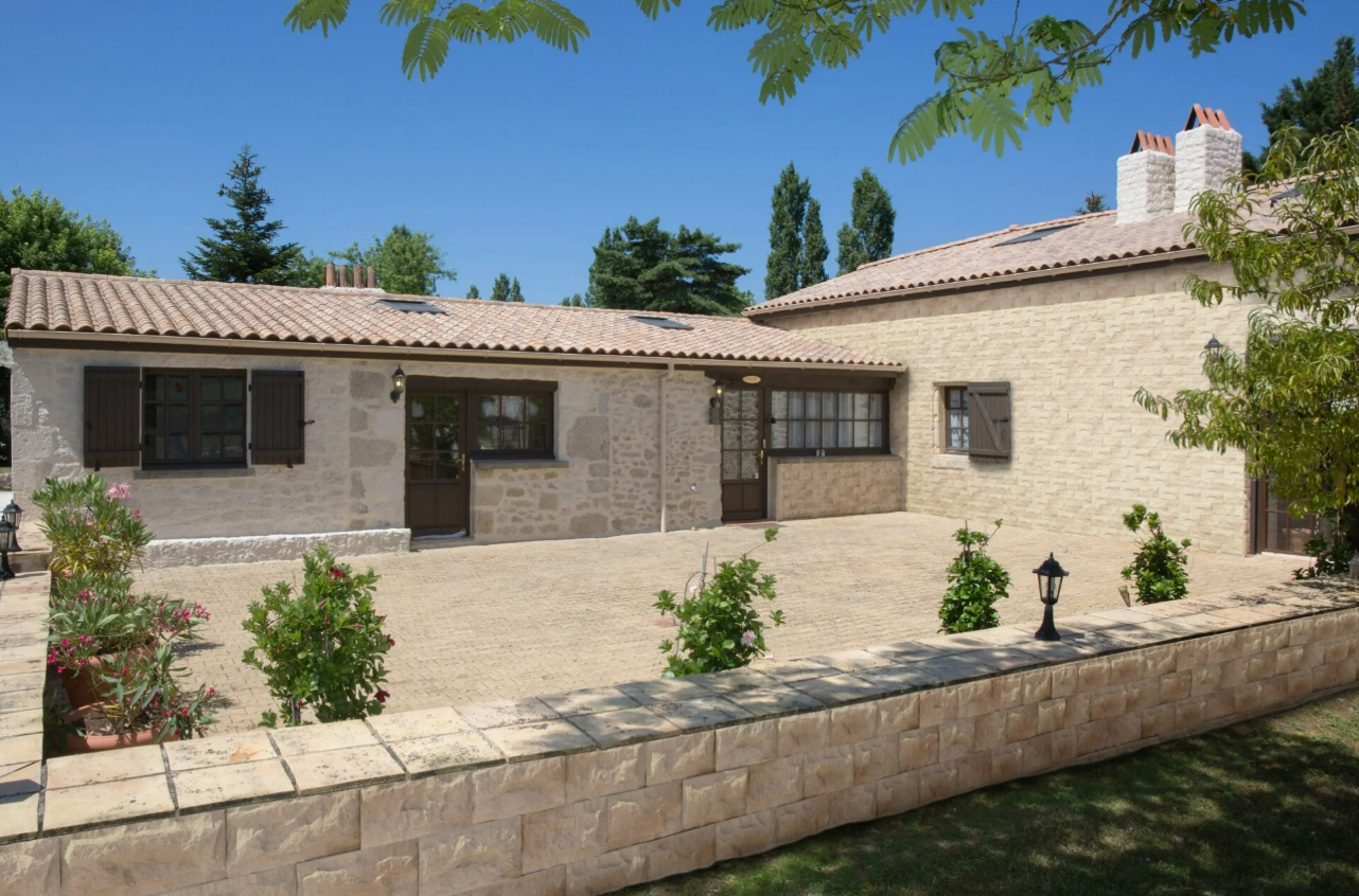 Sandstone Desert Stone Cladding Panels – Exterior & Interior UK