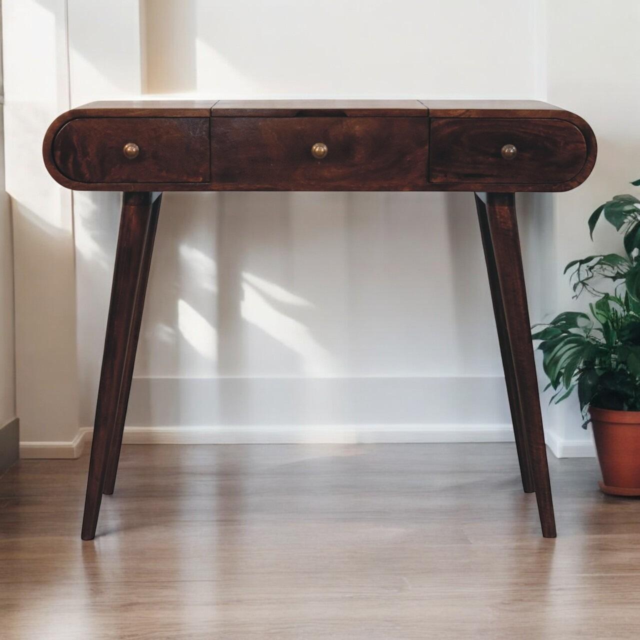 dressing table in walnut