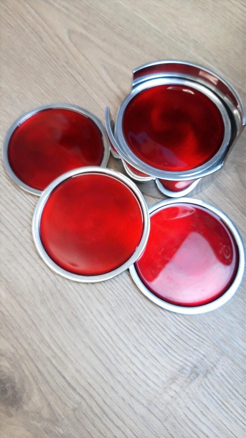 Red set of 6 coasters with holder