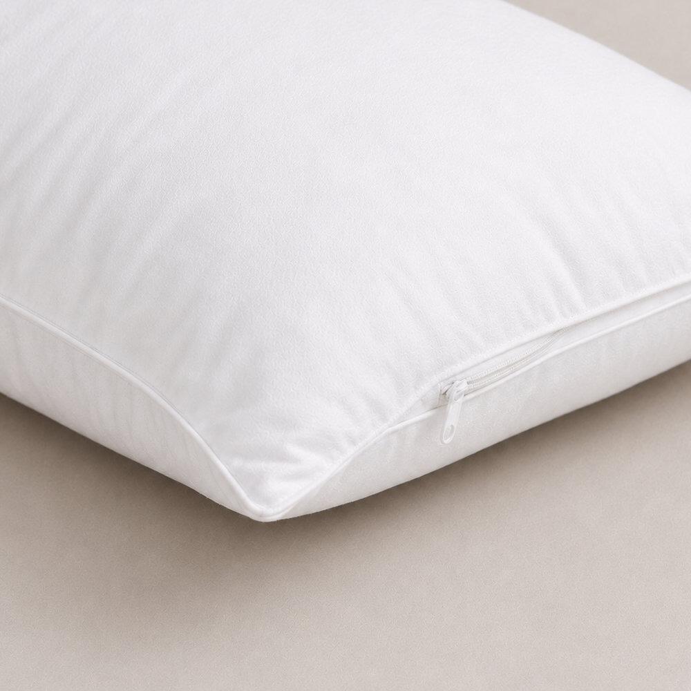 Close-up of the zip on an adjustable pillow