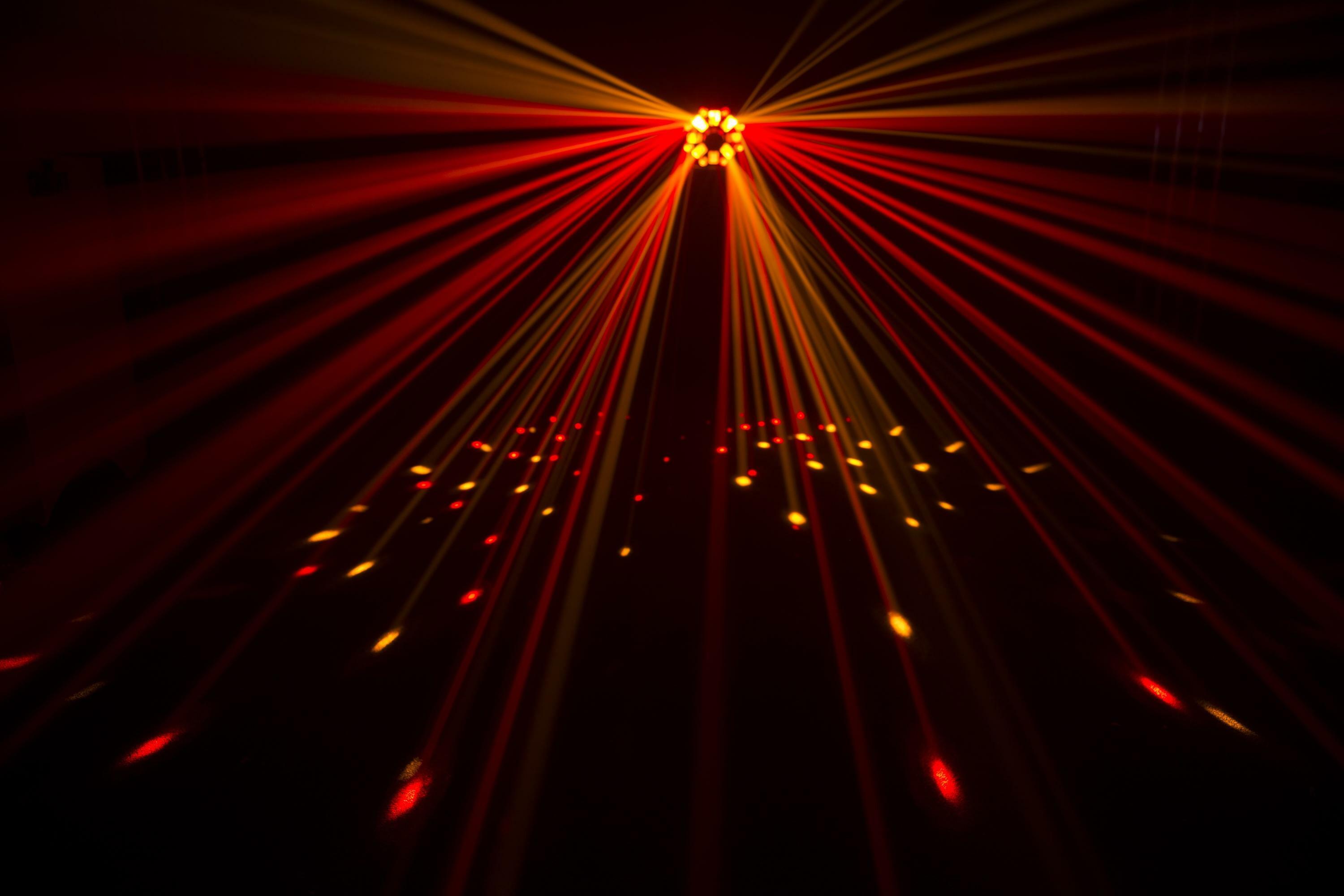 Chauvet DJ Swarm Wash FX ILS effect 1