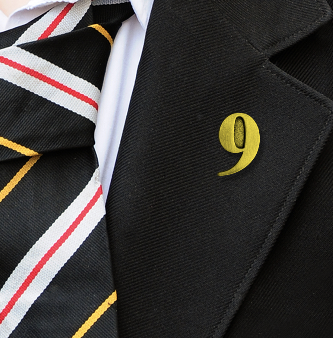 YEAR 9 BADGE IN GOLD
