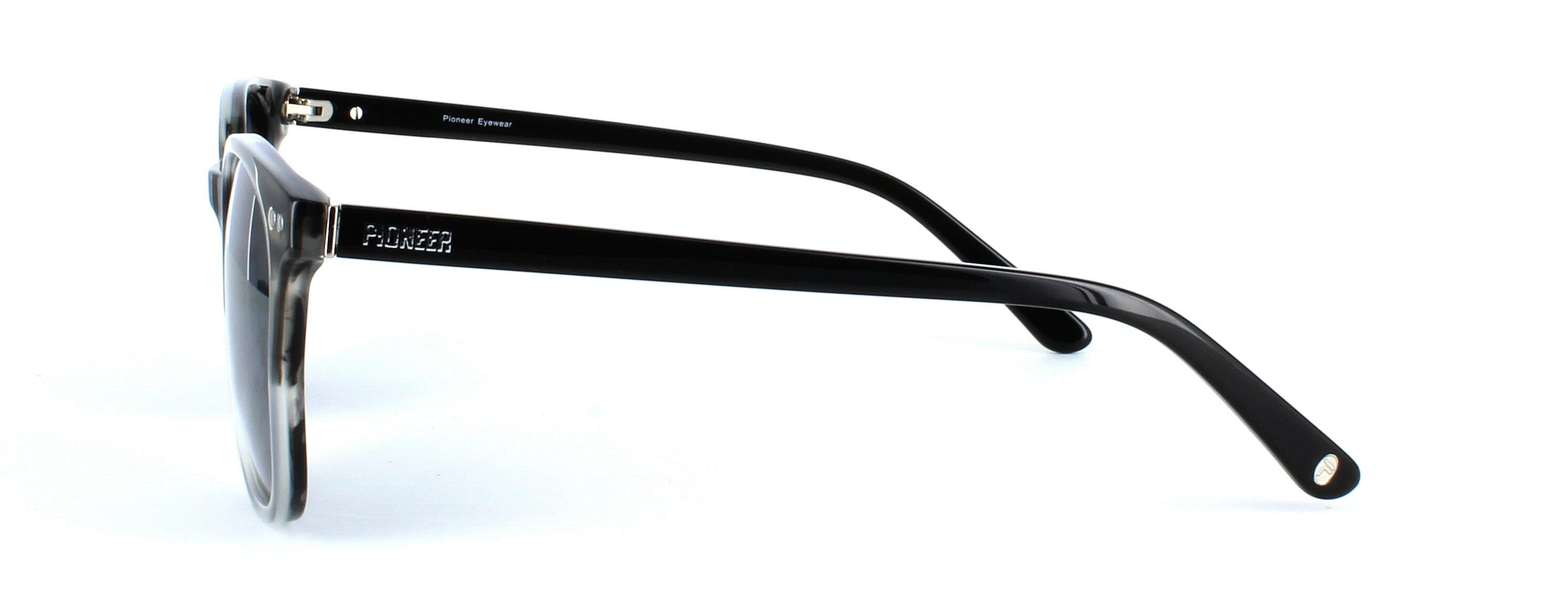 Aurelia - acetate prescription sunglasses for women - round shaped lenses - image view 3
