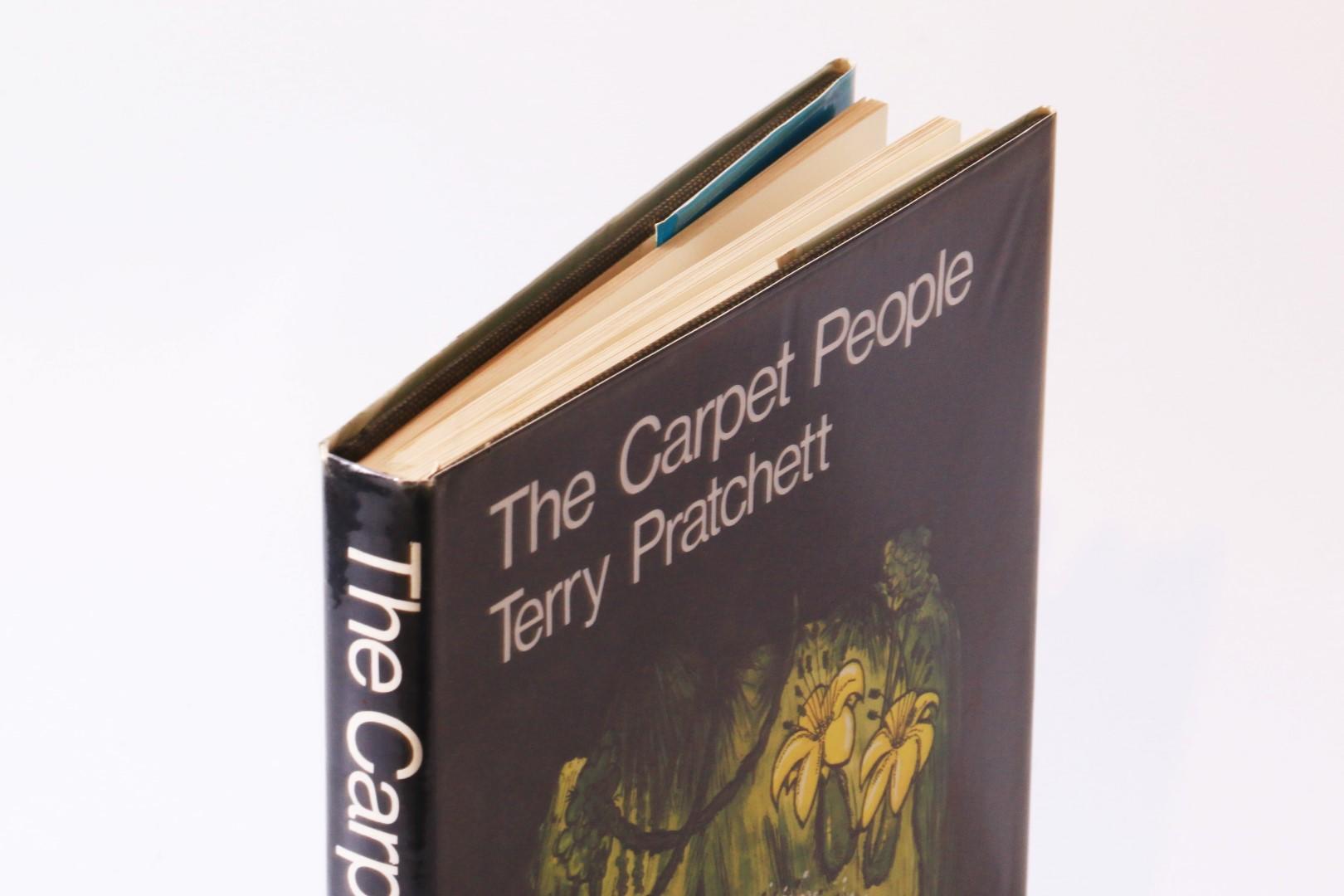 Terry Pratchett - The Carpet People - Colin Smythe, 1971, First Edition.