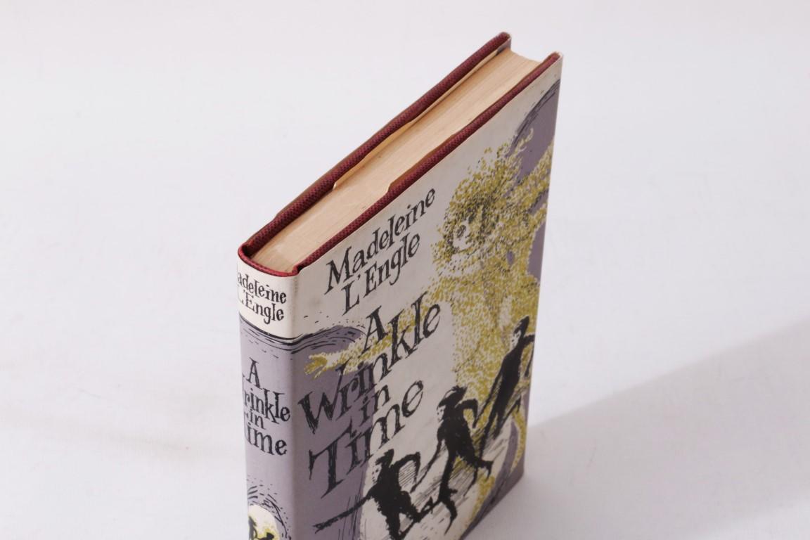 Madeleine L'Engle - A Wrinkle in Time - Constable Young Books, 1963, First Edition.