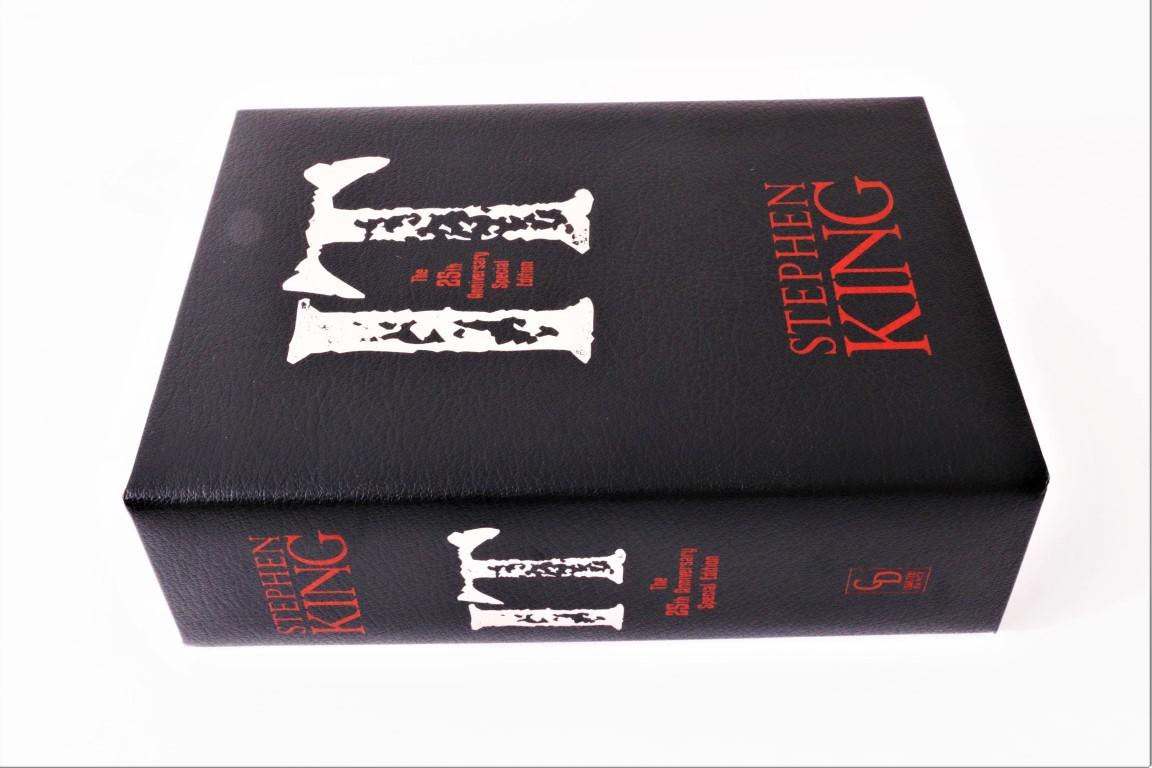 Stephen King - IT: 25th Anniversary Special Edition w/ Art Portfolio - Cemetery Dance, 2011, Signed Limited Edition.