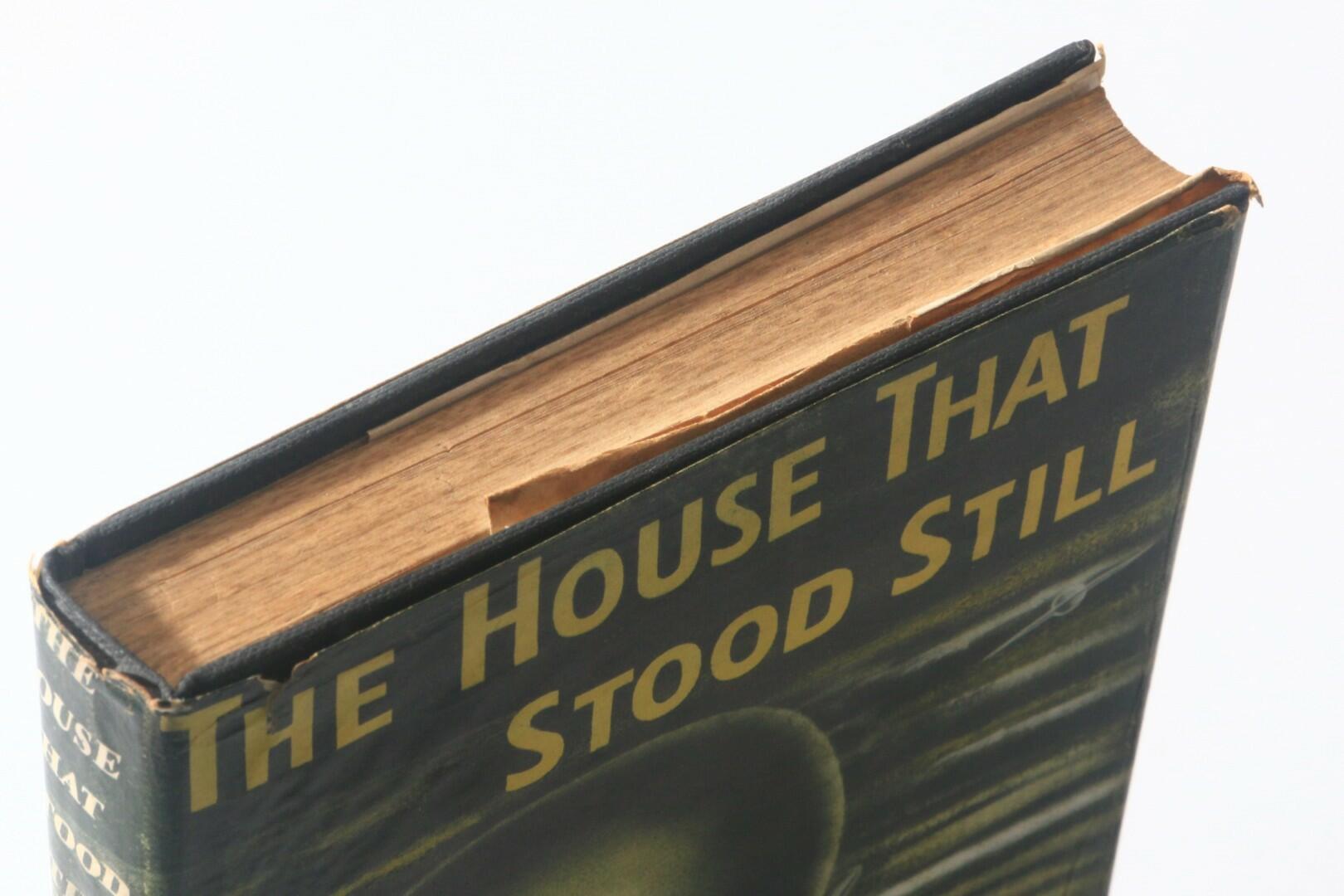 A.E. van Vogt - The House That Stood Still - Weidenfeld & Nicolson, 1950, First Edition.