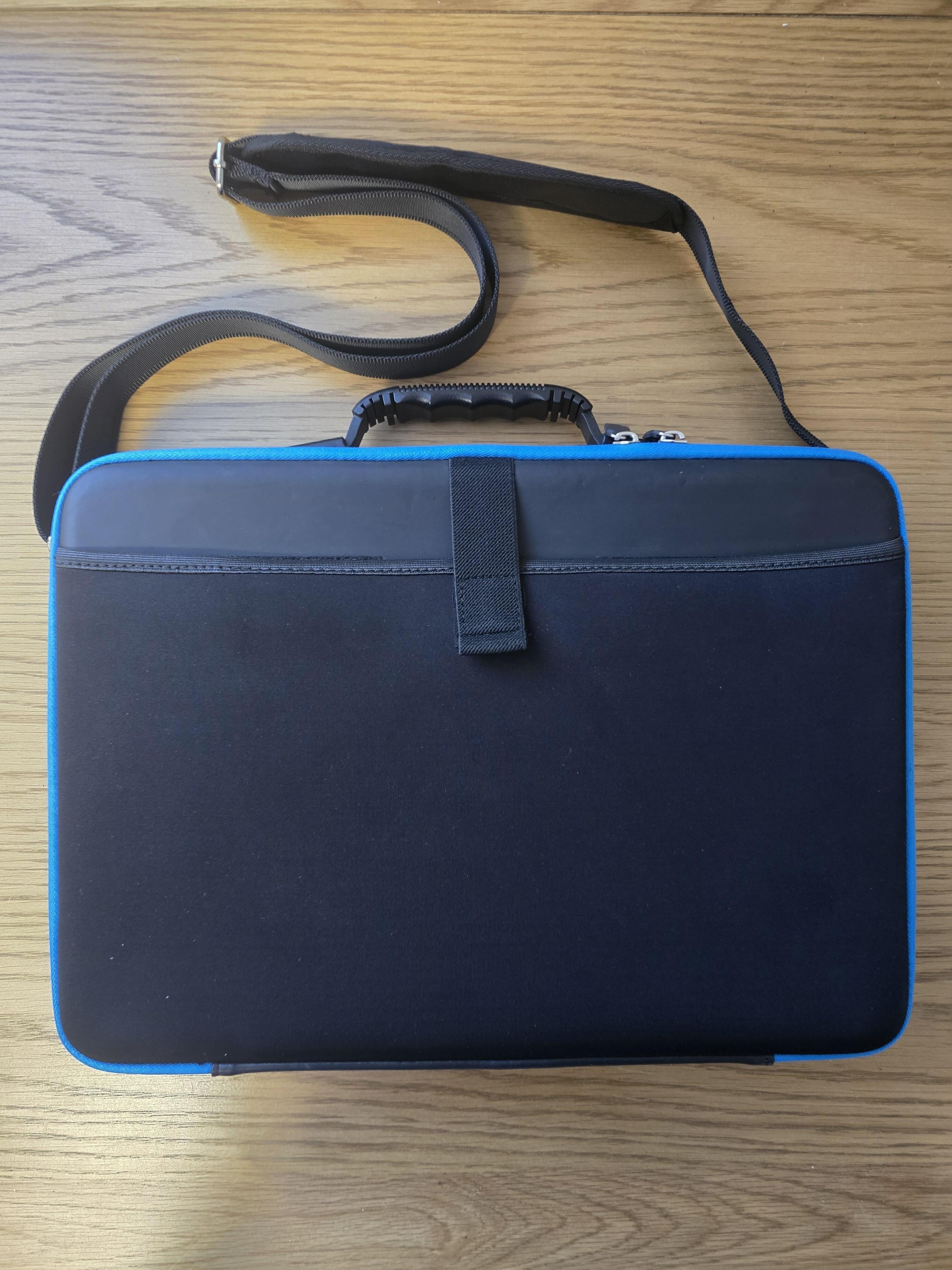 Secondhand CloverBook Plus carry bag