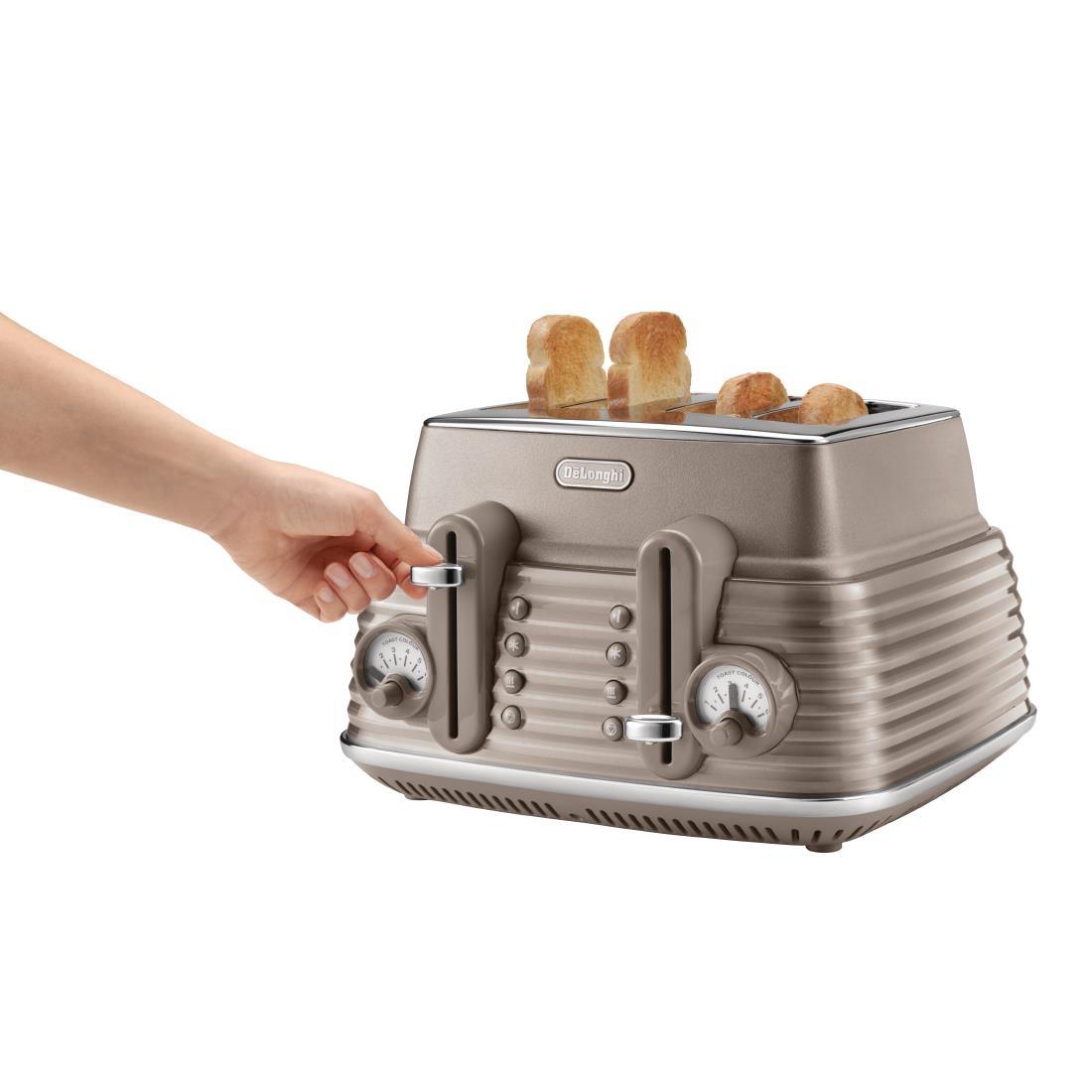 FS149 DeLonghi Scolpito Toaster Biege CTZS4003BG FS149