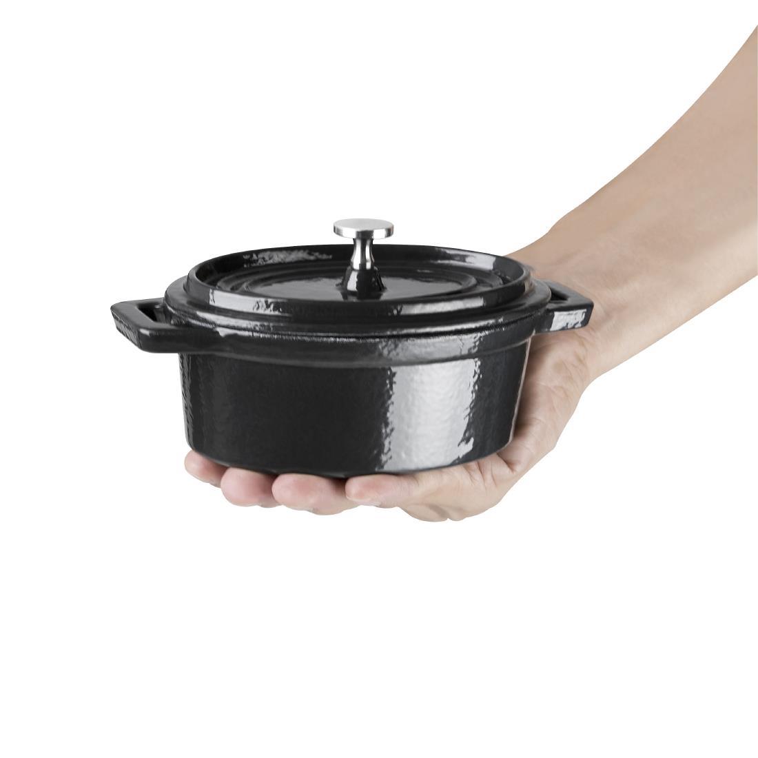 Vogue Cast Iron Oval Mini Pot Black - Y264  - 4
