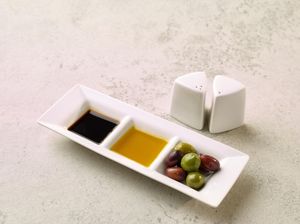 Genware Porcelain Triangular Salt Shaker 6cm/ 2.5 (Pack of 6) - S303106 - 3