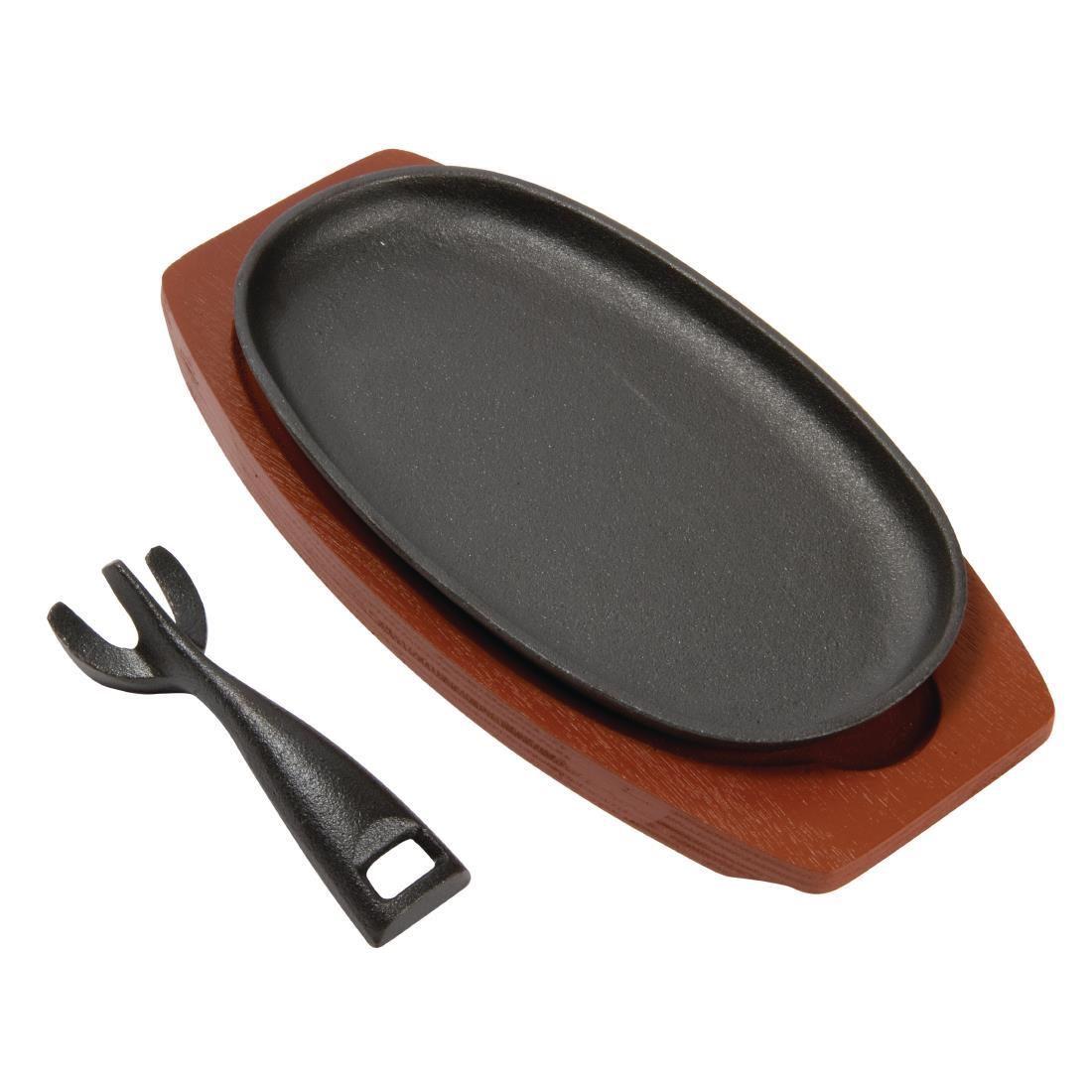 Olympia Cast Iron Oval Sizzler with Wooden Stand 240mm (Pack of 6) - SA290  - 2
