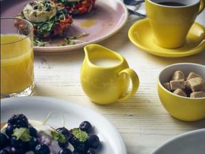 Genware Porcelain Yellow Jug 14cl/ 5oz (Pack of 6) - 3