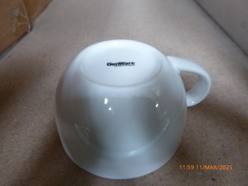 Genware Porcelain Bowl Shaped Cup 29cl/ 10.25oz (Pack of 6) - 322129 - 3