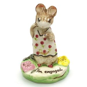 Beswick Kitty MacBride 2565 The Ring figure - front