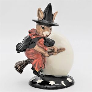 Royal Doulton Bunnykins figure - DB162 Trick or Treat front