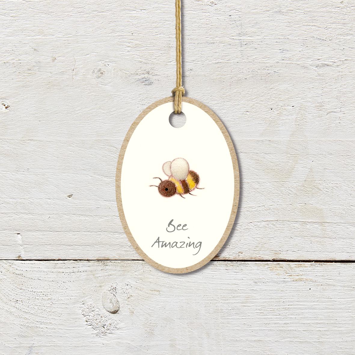 Small Wooden Keepsake Plaque/Tag featuring a cute bee with a ’Bee Amazing’ caption.