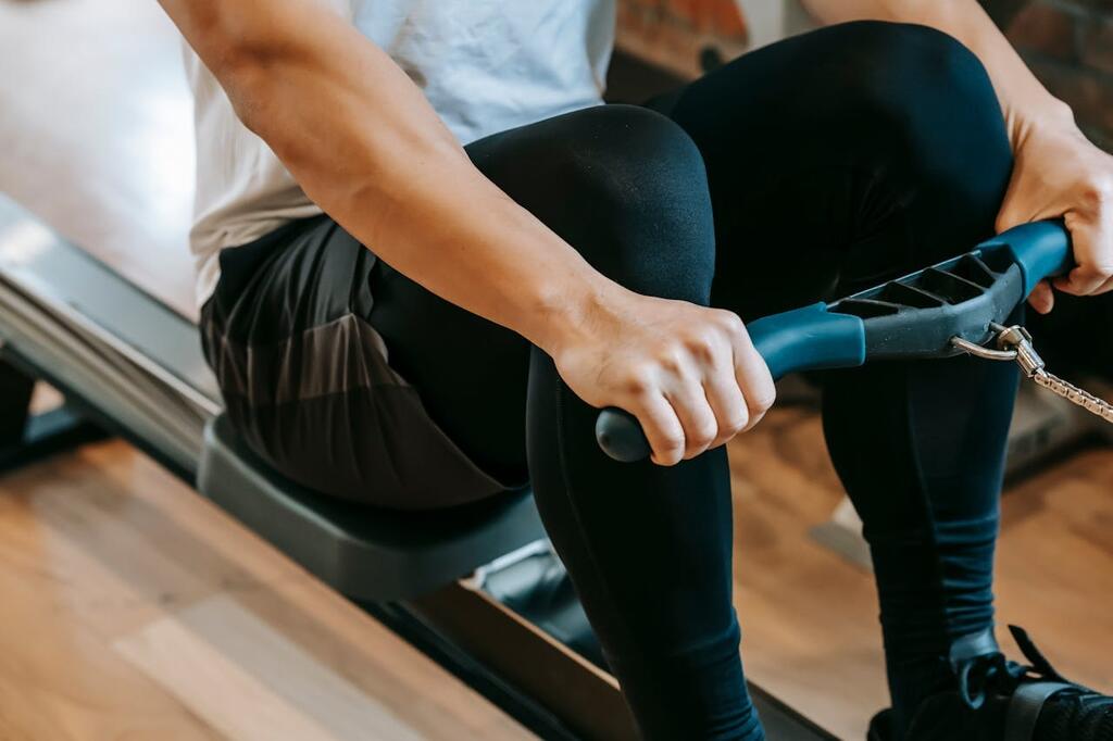 7 Benefits of Using a Rowing Machine
